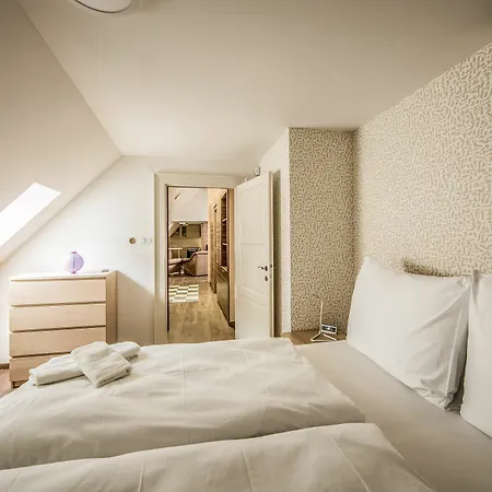 Apartment Aplend City Bastova 1 *